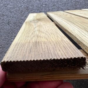 Loseta de Madera de Pino tratada