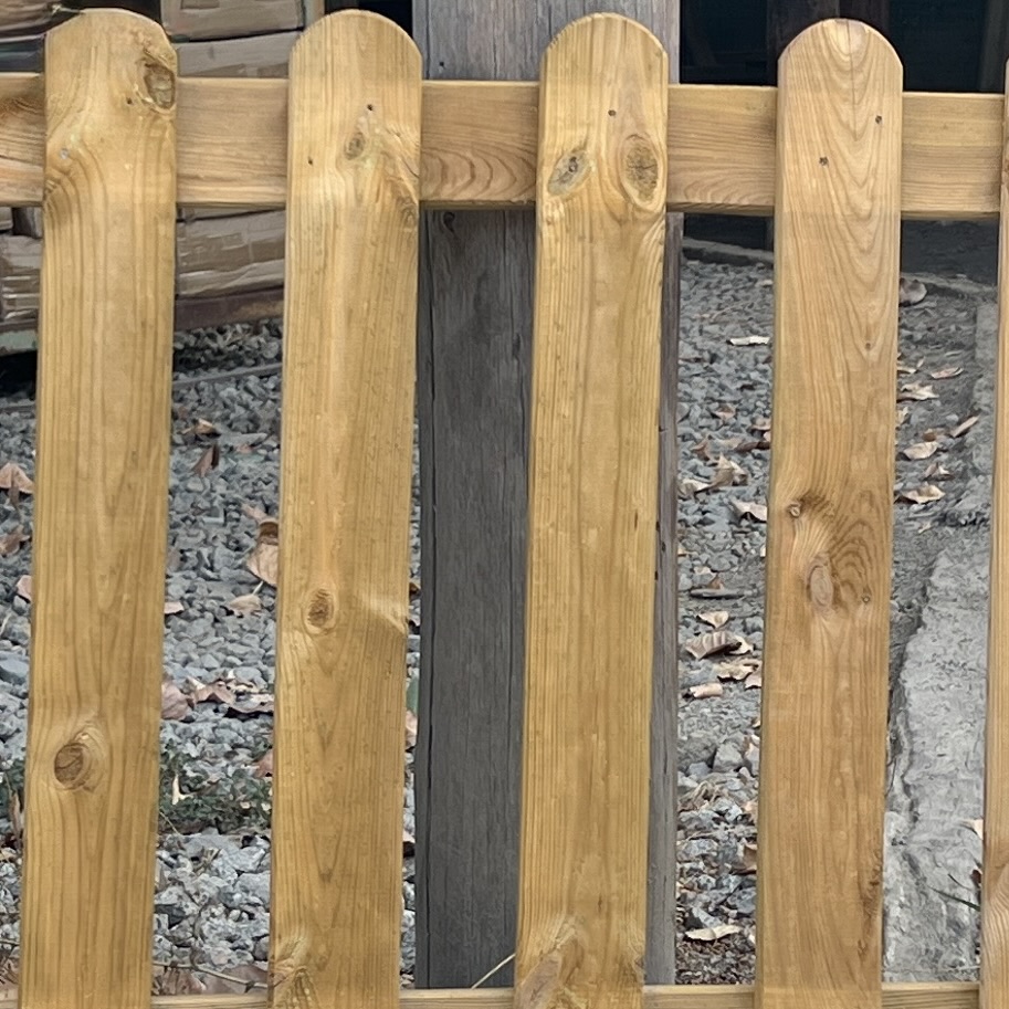 Valla Clásica de Madera de Pino