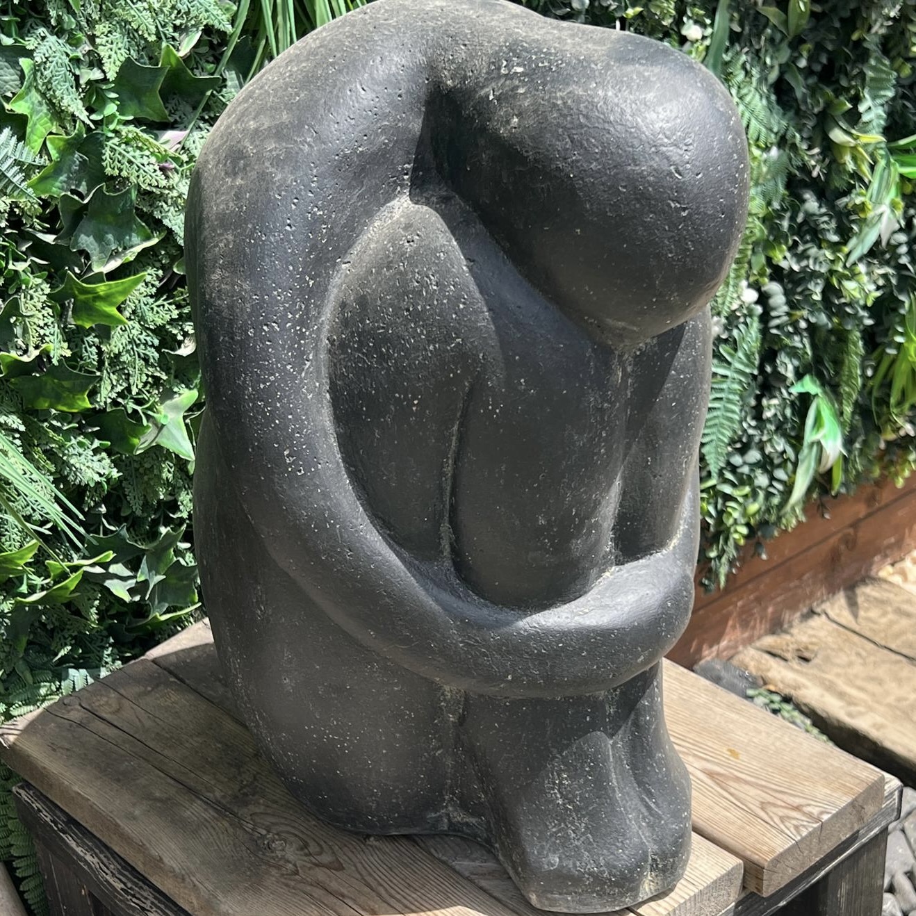 Figura Decorativa Melancolía de Hormigón Negro 50 cm